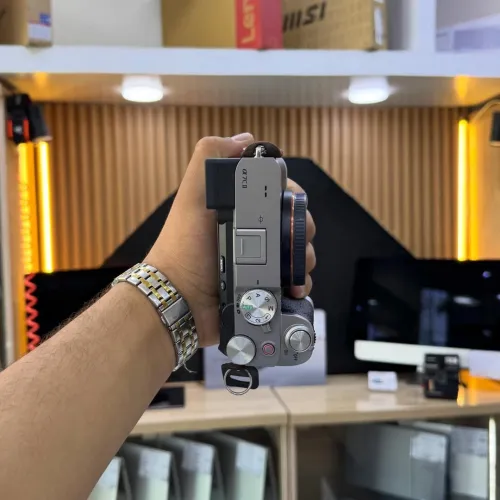 Sony A7C MARK II boitier nu en excellent état batterie et chargeur