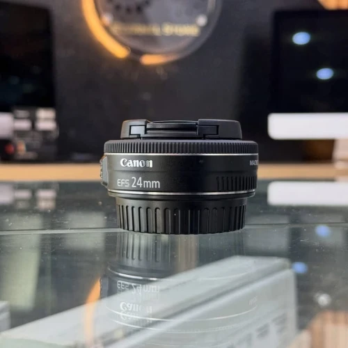 Canon 24mm f/2.8 en excellent éta