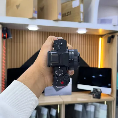 Lumix G100 (4K) avec 12-32mm F3.5-5.6 en excellent état avec batterie et chargeur