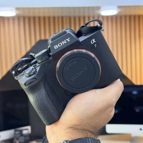 Sony A7 IV boitier nu en excellent état batterie et chargeur
