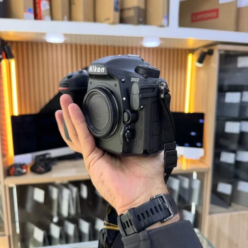 Nikon D500 boitier nu en excellent état