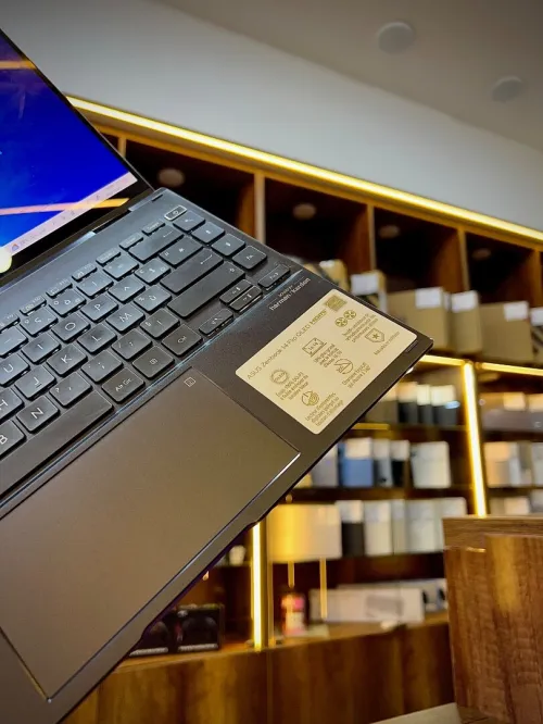 Asus zenbook 14Oled flip ryzen 9-5900 HX 16/1000 14pouces Oled 2k8 tactile X360