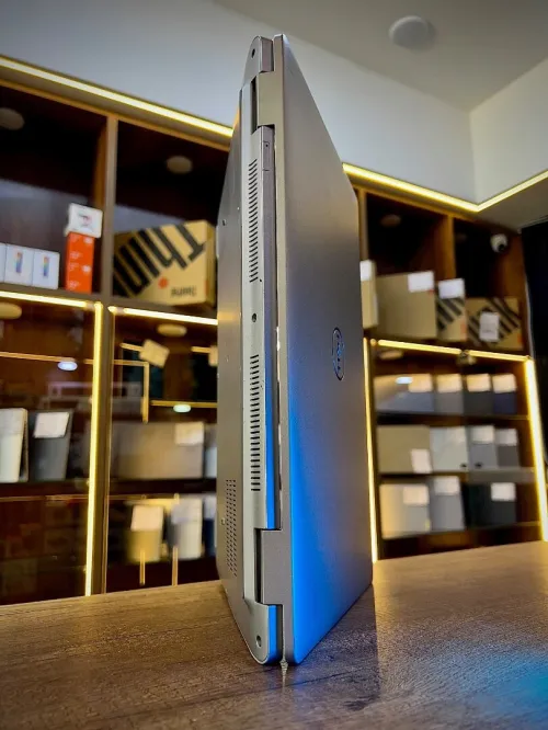 Dell latitude 5520 intel i7-1185 G7 16/512 intel iris xe 15pouce FHD