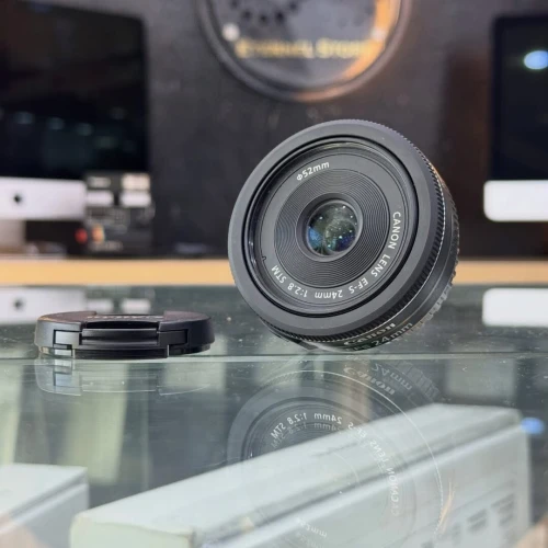 Canon 24mm f/2.8 en excellent éta