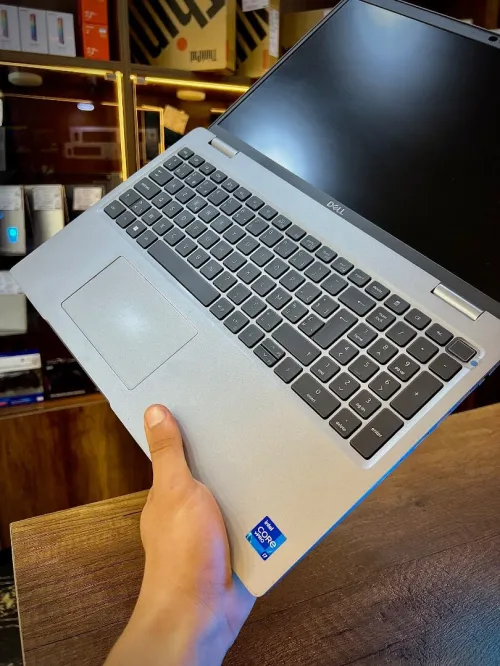Dell latitude 5520 intel i7-1185 G7 16/512 intel iris xe 15pouce FHD