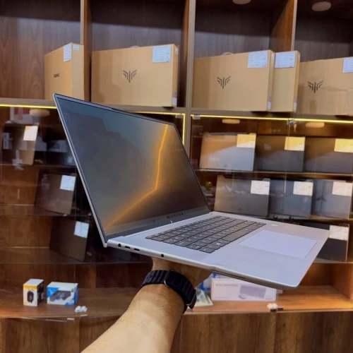 HP ZBOOK STUDIO 16  I9-13900H 64GB/1TB