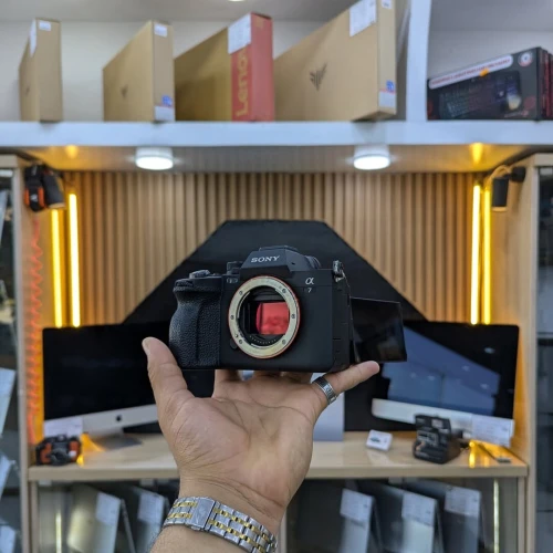 SONY A7 MARK IV en excellent état avec batterie et chargeur