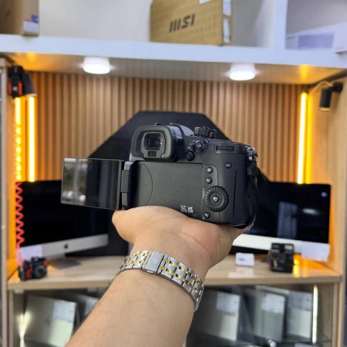 LUMIX GH5 MARK II boitier nu en excellent état batterie et chargeur