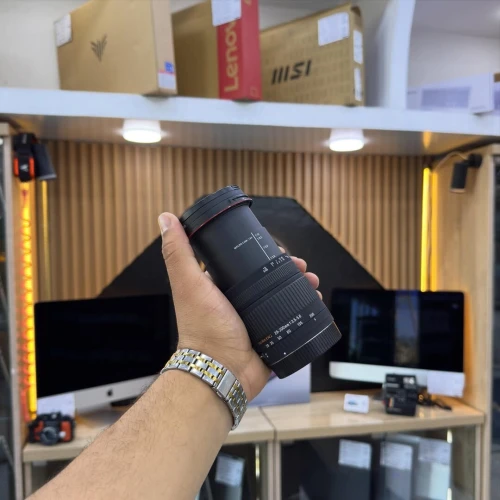 OBJECTIF SIGMA EF-Mount 28-200mm F3.5-5.6 en excellent état avec bouchons