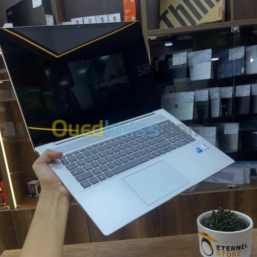 HP ENVY 17