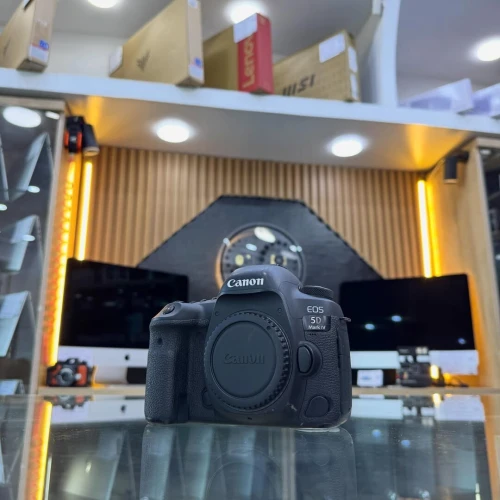 Canon 5D Mark IV boitier nu en excellent état batterie et chargeur