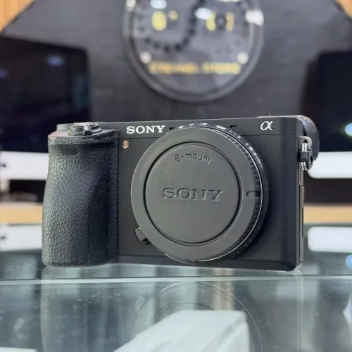 Sony A6500 boitier nu en excellent état batterie et chargeur  Click : 9k