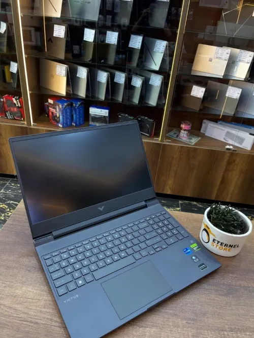 HP VICTUS 16