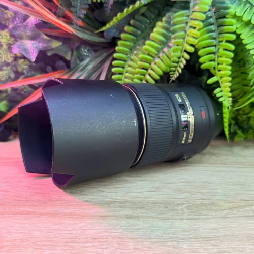 Nikon af-s macro 105mm f/2.8 