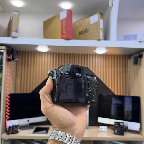 SONY A7 IV boitier nu en excellent état batterie et chargeur