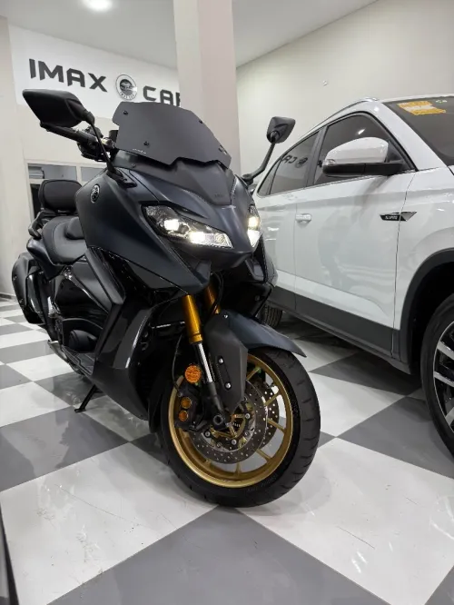 Yamaha T max 2022