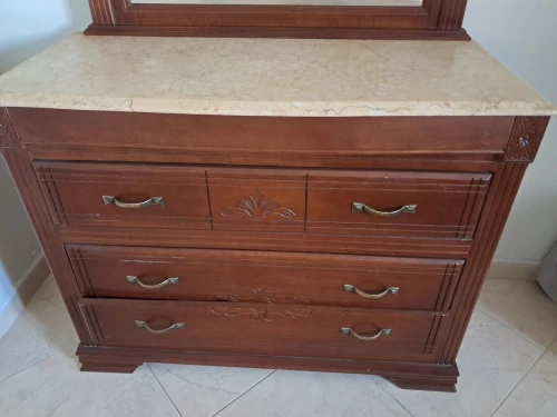 Commode de chambre 
