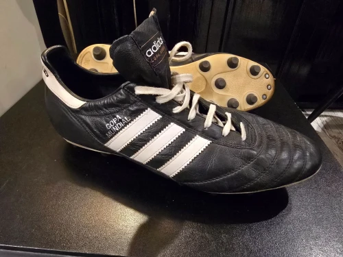 Souliers crampons Adidas Cupa Mundial série limitée