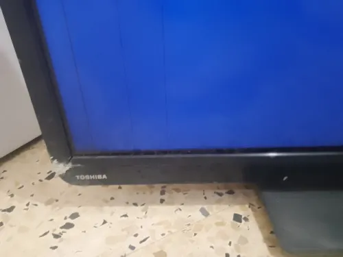 TV TOSHIBA 40 POUCES الفيشور خاسرة