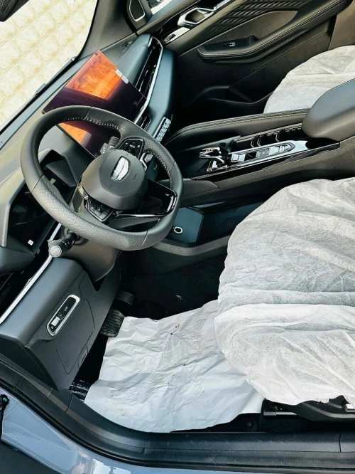 Geely Coolray 2025 Touts option