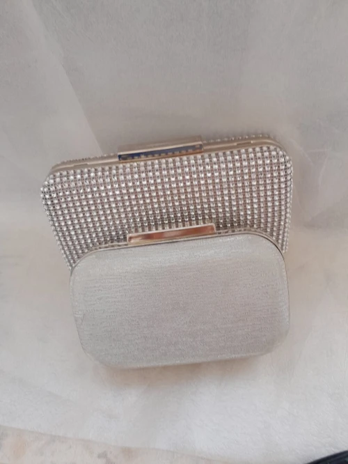 Pochette soirè argent  بوشات سواغي اغجو
