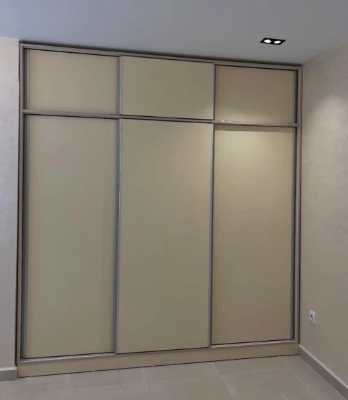Dressing armoire placard sur mesure moderne