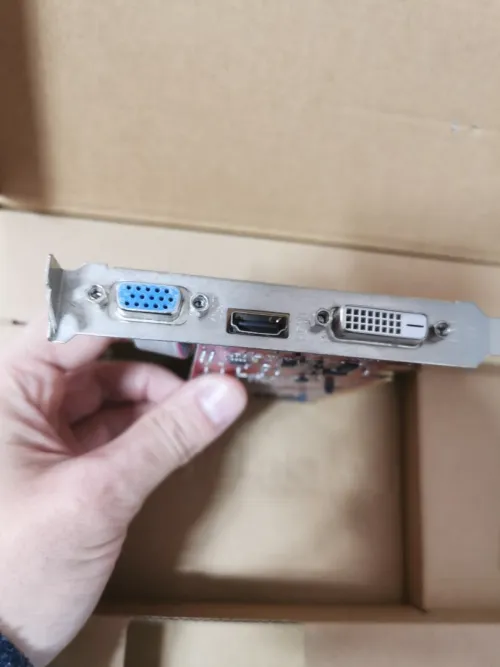 AMD Radeon HD 5450 / 2Go RAM DDR3