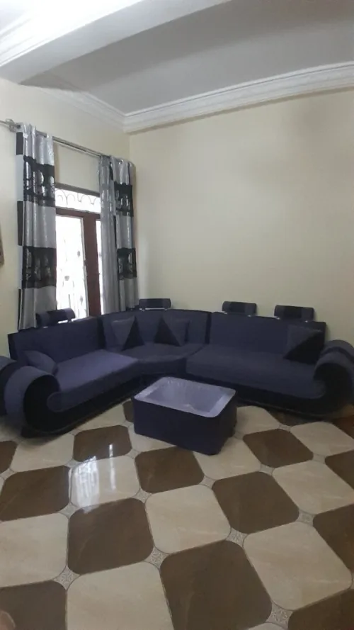 Salon avec table tv