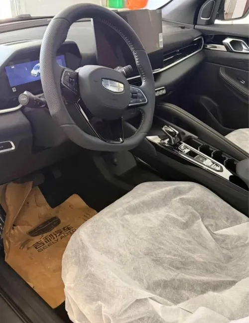 Geely Coolray 2026 Full options toit noir sabou rouge