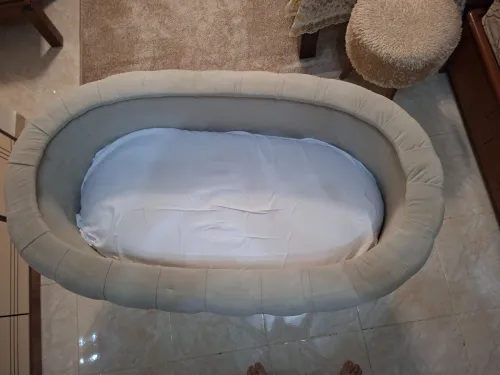 سرير أطفال جديد