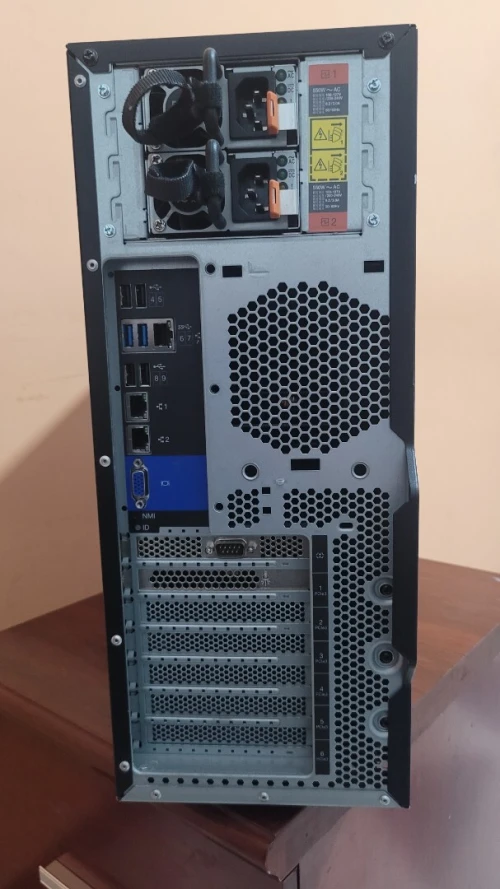 lenovo thinksystem ST550 server 
