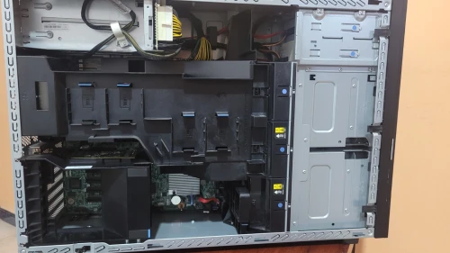 lenovo thinksystem ST550 server 