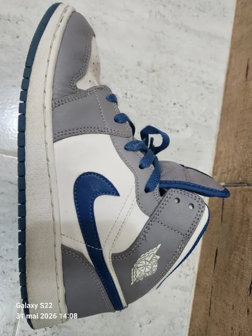 Nike Air Jordan 1 Mid True Blue