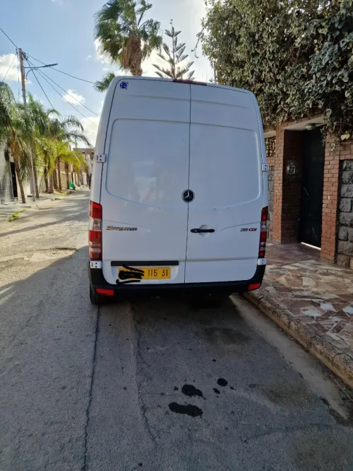 Mercedes Sprinter 2015 Surélevé chassis moyen