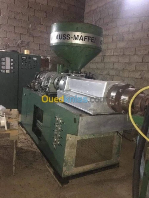 2 Extrudeuses plastique pour teuyeau rouleau