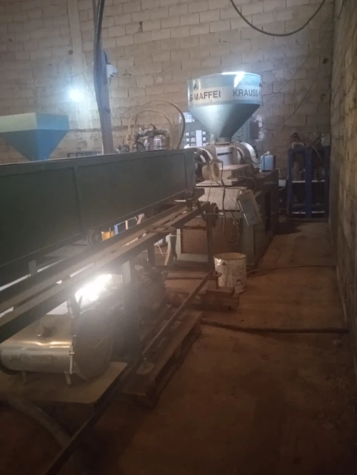2 Extrudeuses plastique pour teuyeau rouleau