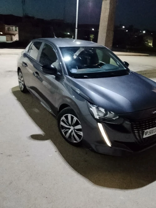 Peugeot 208 2023 E-Style