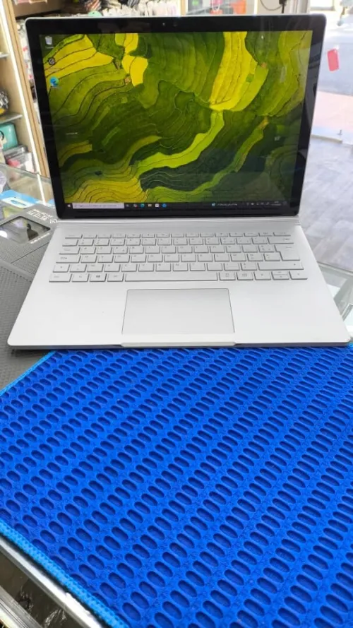 Microsoft Surface book i7