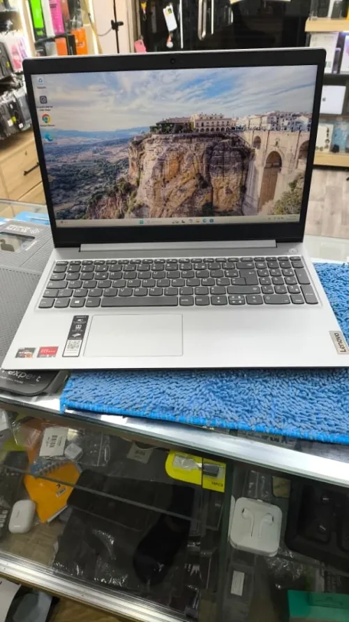 Lenovo ideapad 3 AMD RYZEN 7