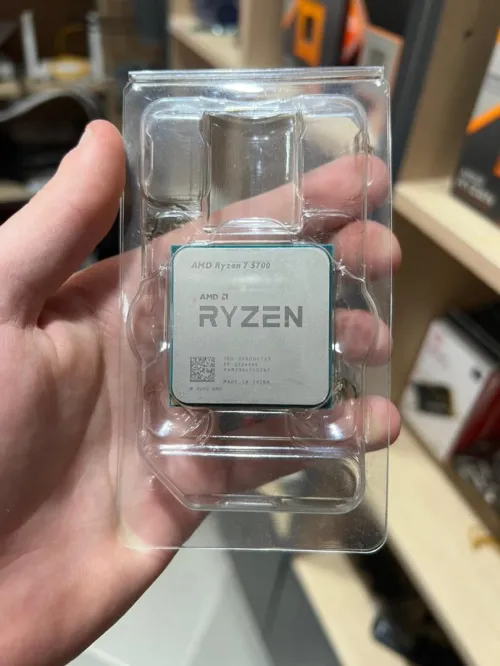 CPU AMD RYZEN 7 5700 TRAY ( 3.7 GHz / 4.6 GHz / 8 Cores / 16 Threads / 16 Mb L3 Cache ) ( CONFIGURATION UNIQUEMENT )