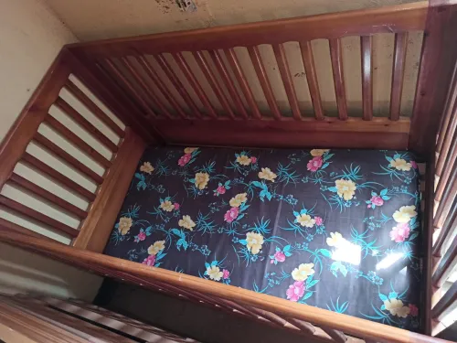 Lit bébé w matelas 
