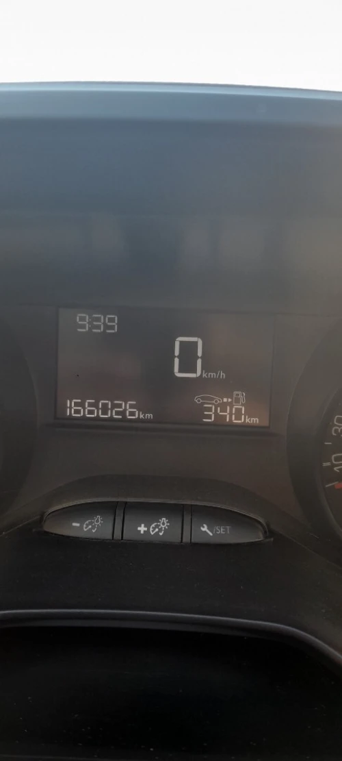 Peugeot 208 2014 Silver Line