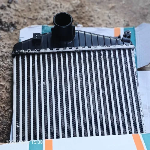 Radiateur turbo kia Carens 3 crdi