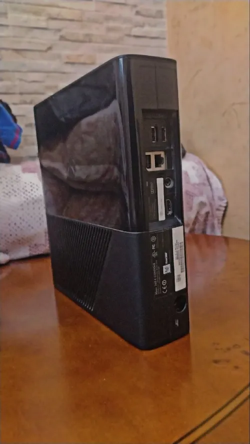 X box 360 super slim 500gb
