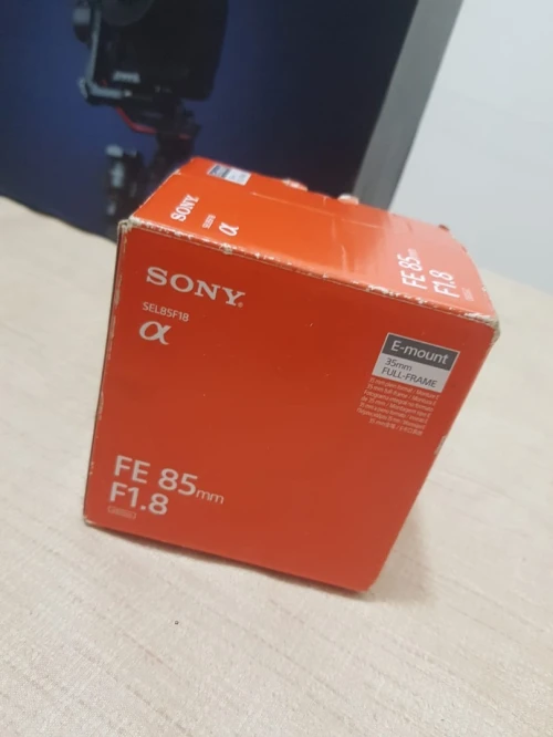 Sony FE 85mm f/1.8 