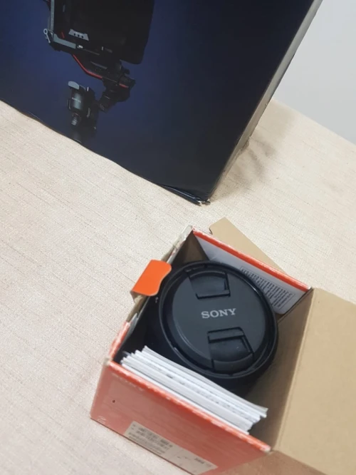 Sony FE 85mm f/1.8 