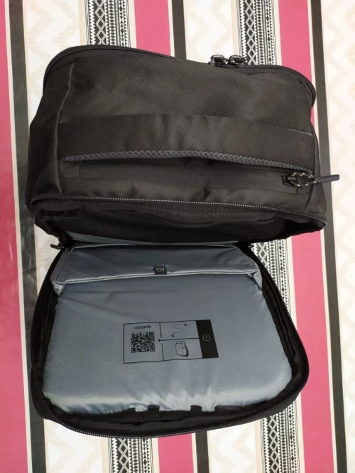 Sac à dos DECATHLON Escape 32 litre Noir pour voyage et randonnée