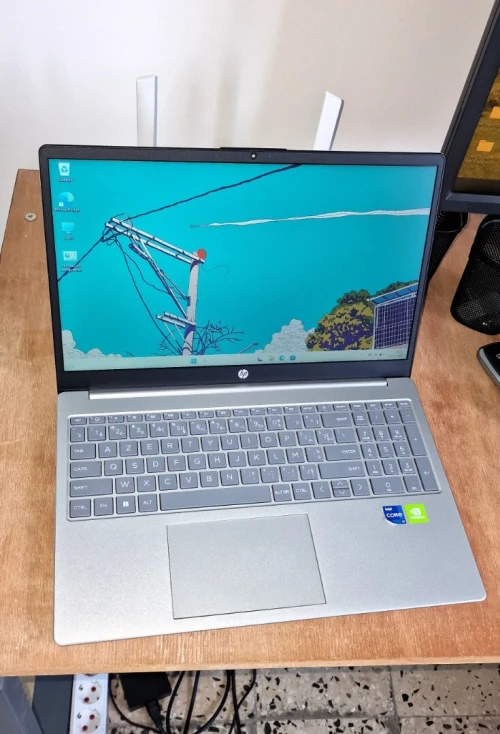 hp i7 13em nvidia MX570a 16gb 512 SSD