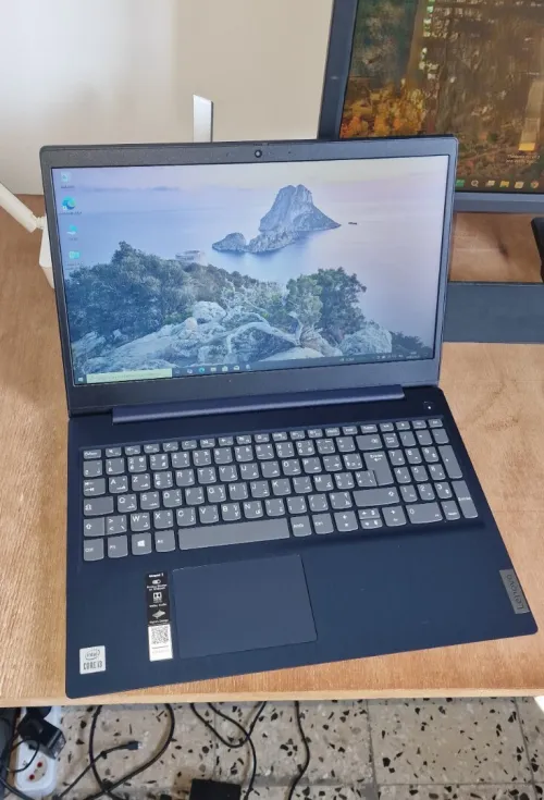 Lenovo ideapad 3 - i3 10em 4gb 256 SSD