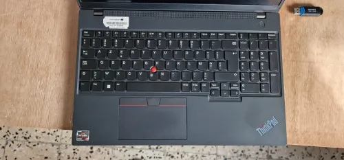 Thinkpad L15 gen 4 / Ryzen 5 pro 7530u 16gb 256 SSD